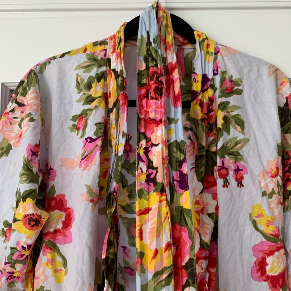 Sandy Waters Floral Robe - Picture 2 of 9